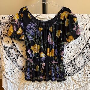 A Love Story Floral Black Short Sleeve  Top Size XL